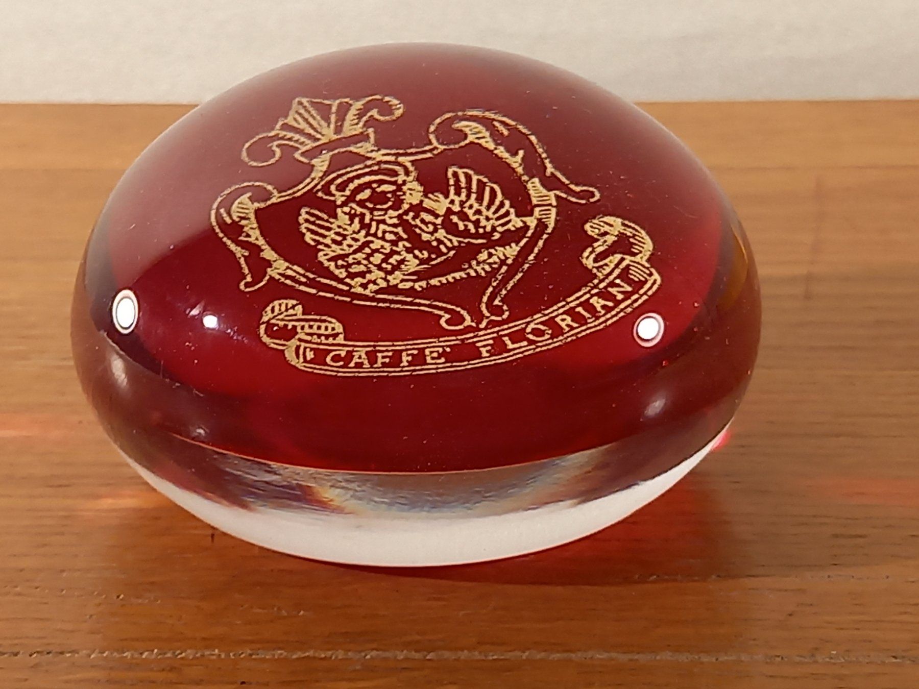 Murano Tutte le decorazioni: Presse papier Vintage signé, Ruby red glass Café Florian – Usato da Ponts-de-Martel venduto da Henri-Louis