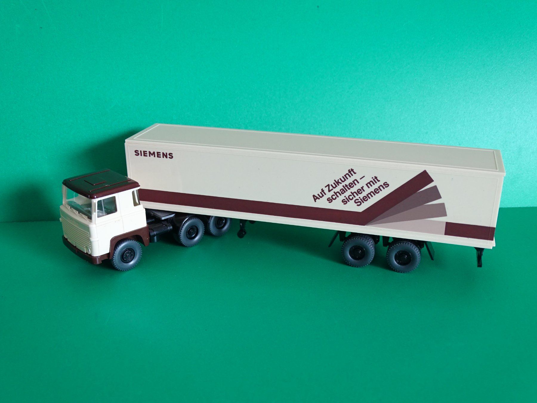 Wiking Modellini d'auto: Scania LKW von Wiking 1/87 – Usato da Bretzwil venduto da Meex