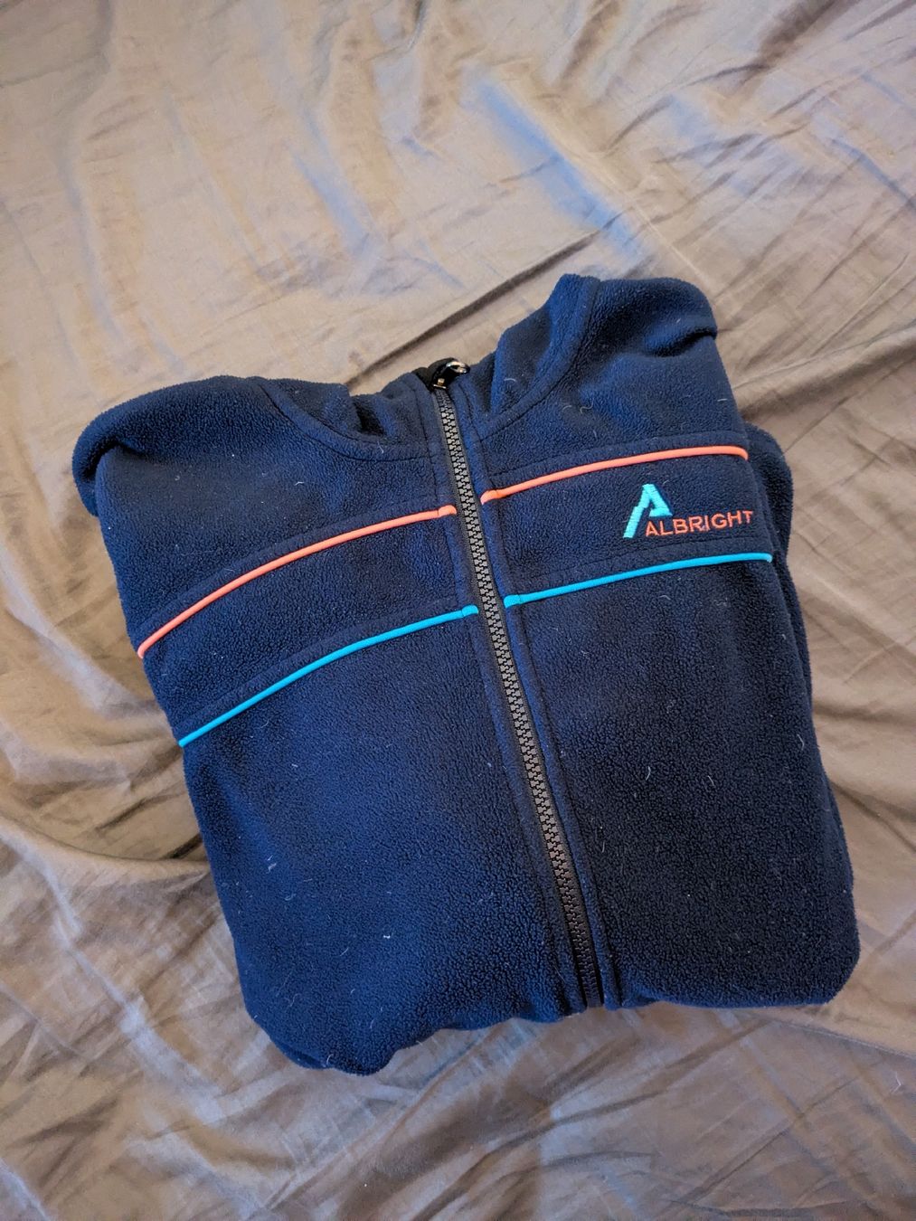 Albright Pulls & Sweat-shirts: Faserpelz Albright, Gr. xs / s – D'occasion à Bern par Patricia.Z.