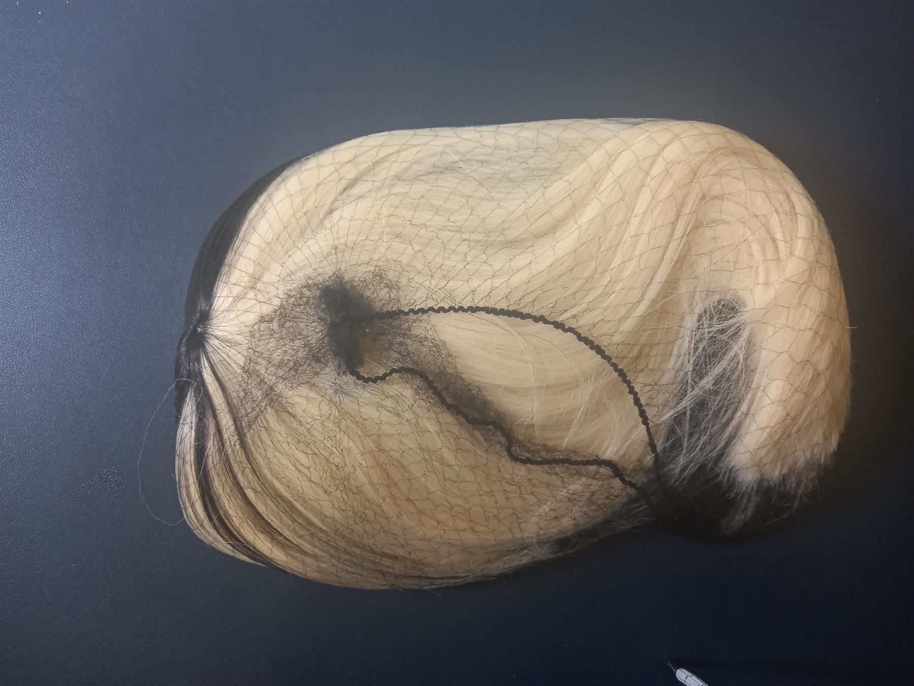 Parrucche: Doppelte Perücke schwarz/blond - Perruque double couleur – Nuovo e nell'imballaggio originale da Lausanne venduto da novastoris 1