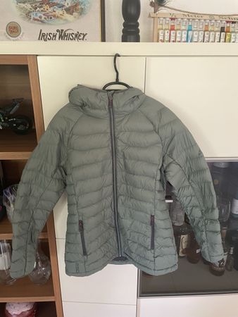 McKinley Daunenjacke Grösse 36 grün gebraucht
