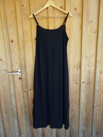 Schwarzes, schlichtes Only M. Abendkleid Gr. M - 423137