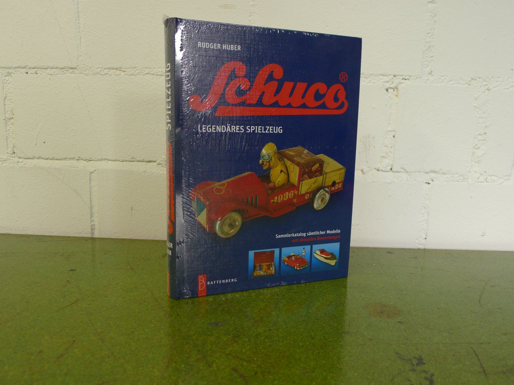 Libri: Buch Schuco - Legendäres Spielzeug – Nuovo e nell'imballaggio originale da Bättwil venduto da Partner3