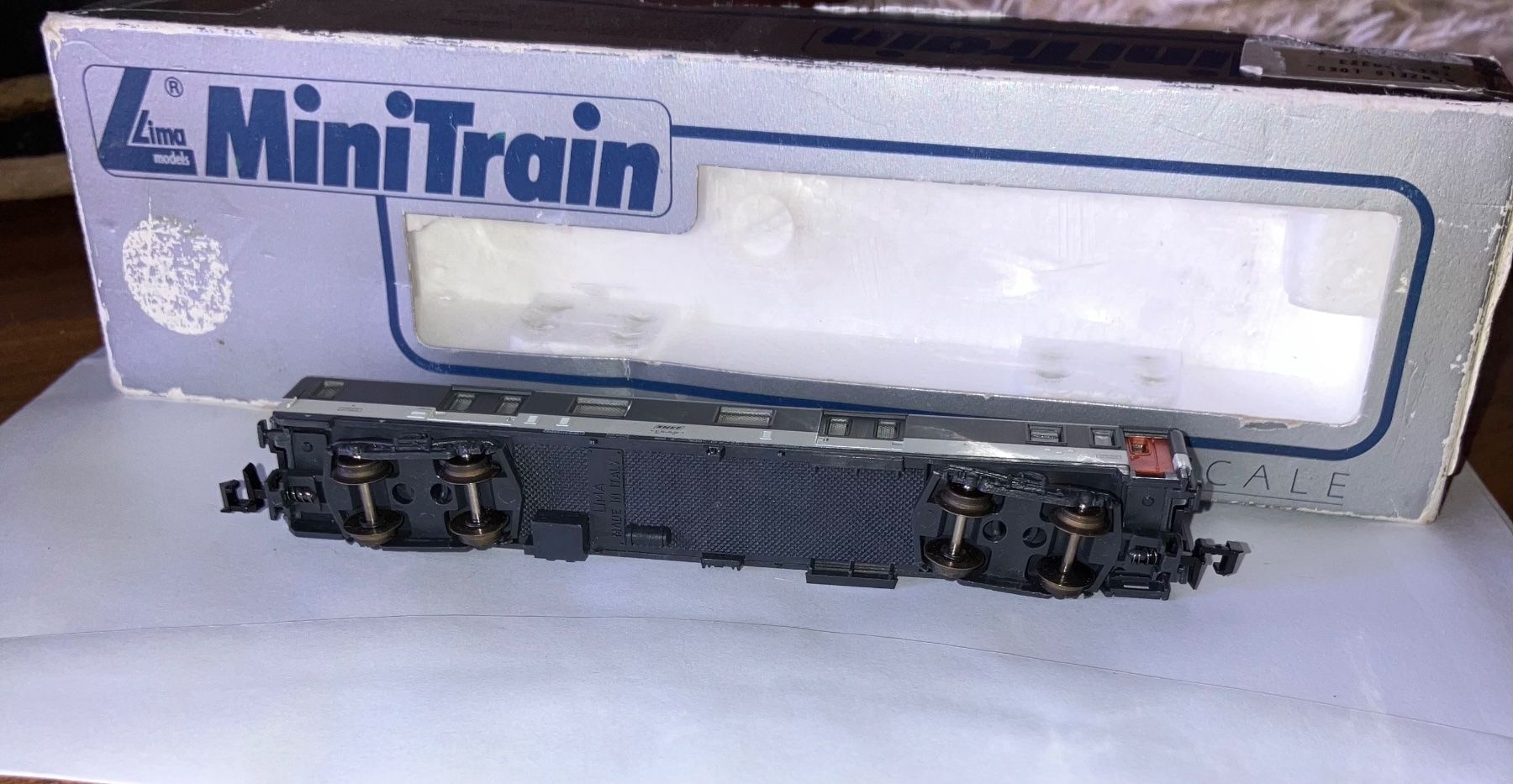Lima Modellini di ferrovie: Fourgon Corail SNCF Minitrain en boîte – Usato da Dompierre VD venduto da immorentes 2