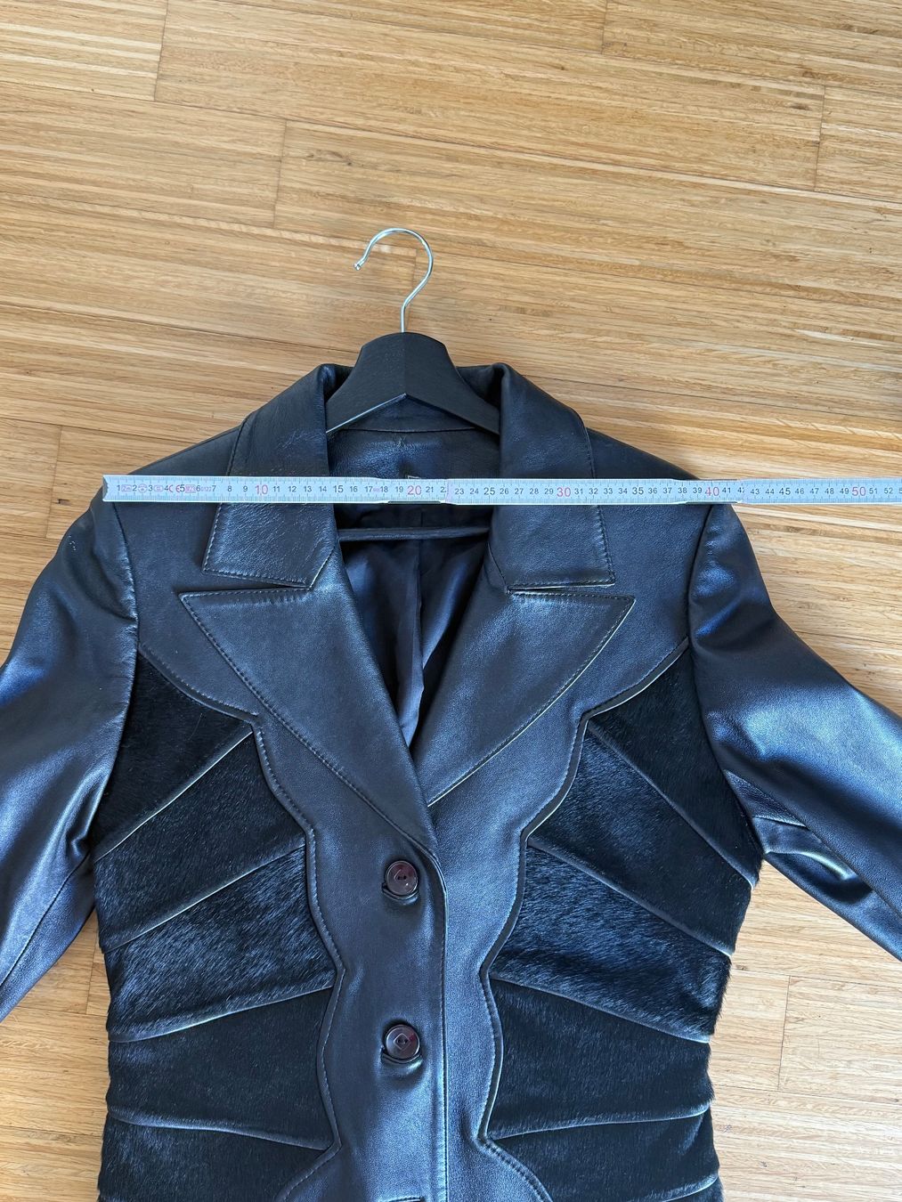 Jacken: Vintage Black Leather Jacket with Fury details – Gebraucht aus Windisch von sophieyn 6