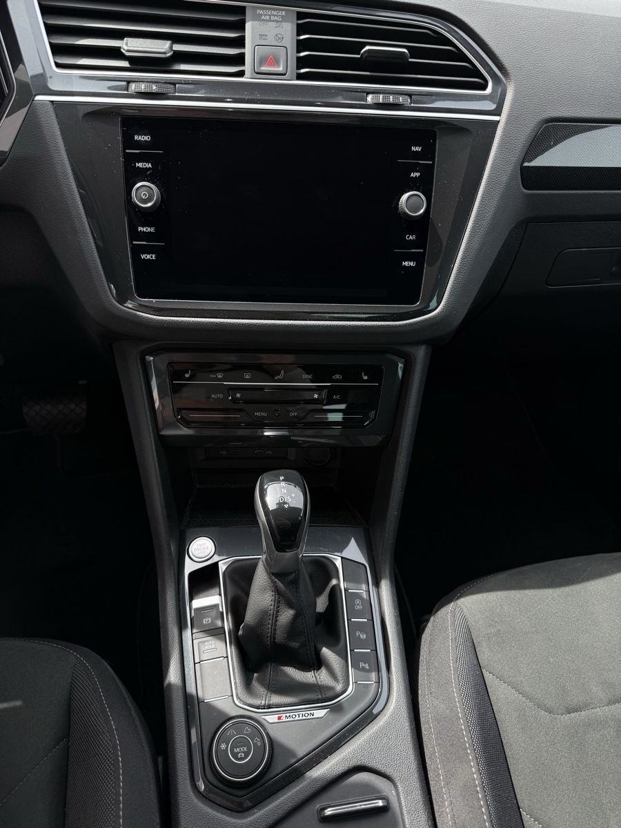 VW Automobili: VW Tiguan Elegance Schwarz – Usato da Luzern venduto da mat.jones 6