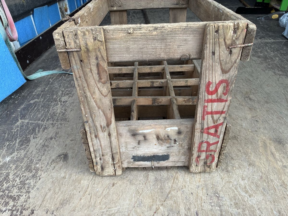Transportkisten: Ancienne caisse ASTRA  – Gebraucht aus Les Bayards von Mutz51 1