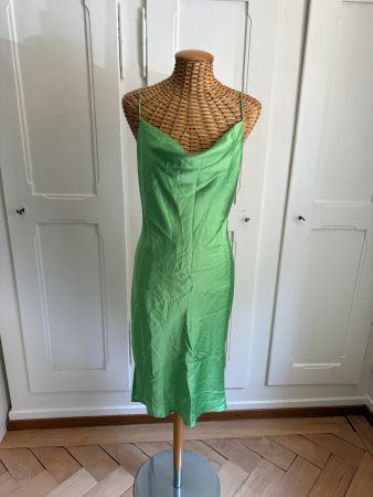 GOLDEN LIVE - Satin Kleid grün M
