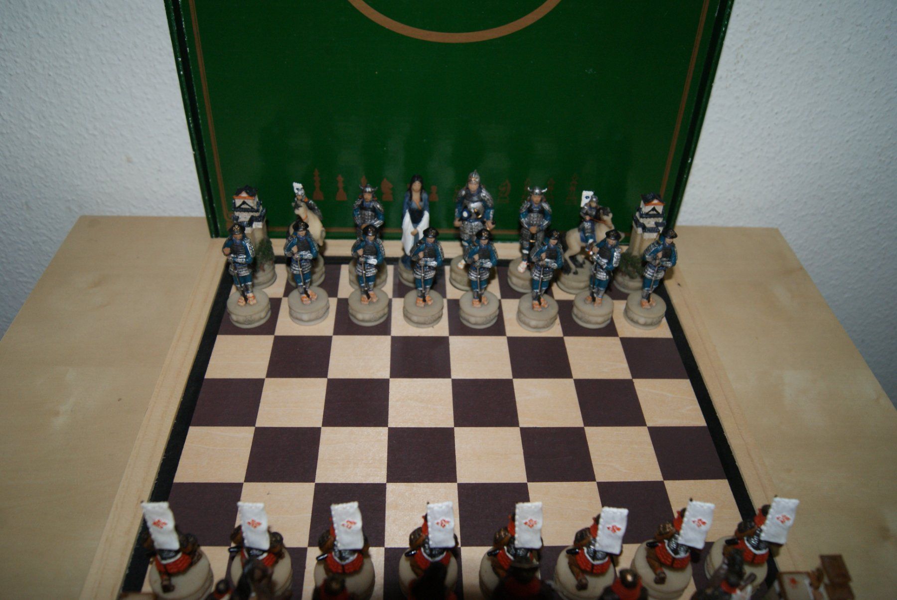 Giochi: Schach - Samurai Handbemaltes Harzfiguren-Schachspiel – Usato da Zürich venduto da Widi1 3