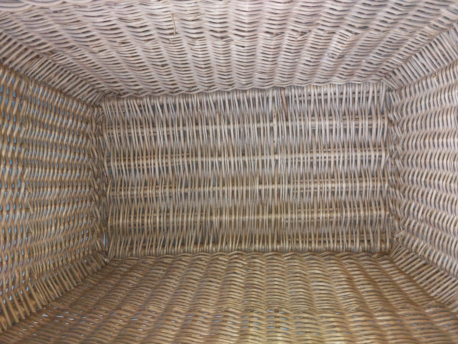 Sonstiges für Haushalt & Wohnen: Alter Weidenkorb (Wäschekorb) – Gebraucht aus Basel von iwakuni 3