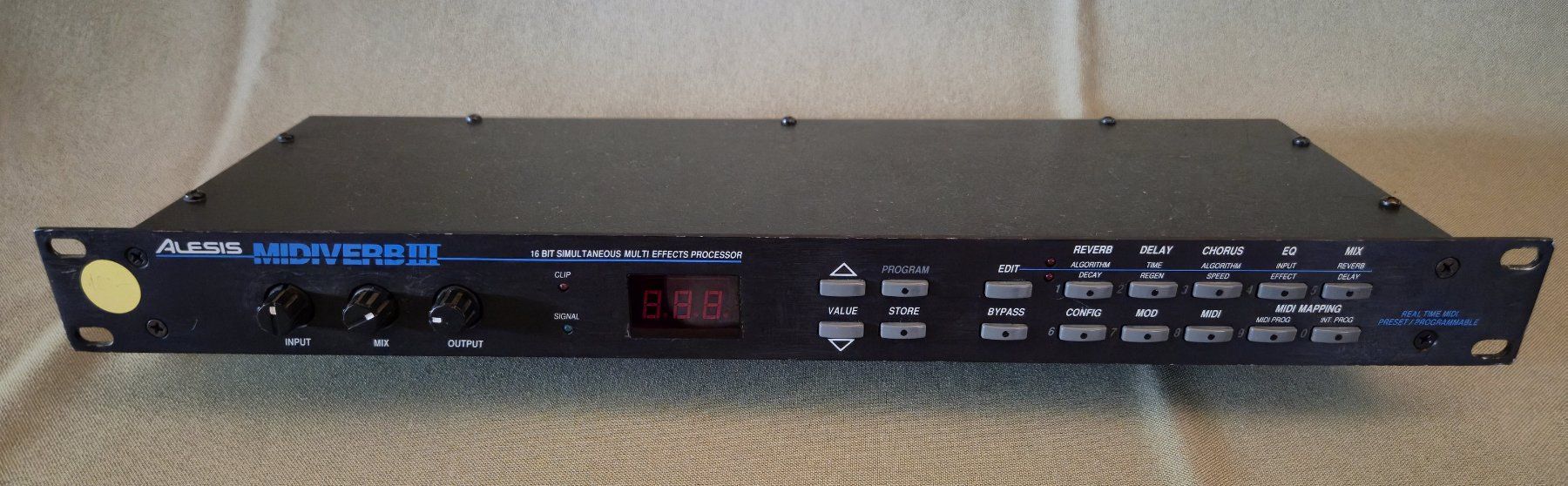 Alesis Instruments de musique: Alesis MidiVerb III – D'occasion à Jona par brackets