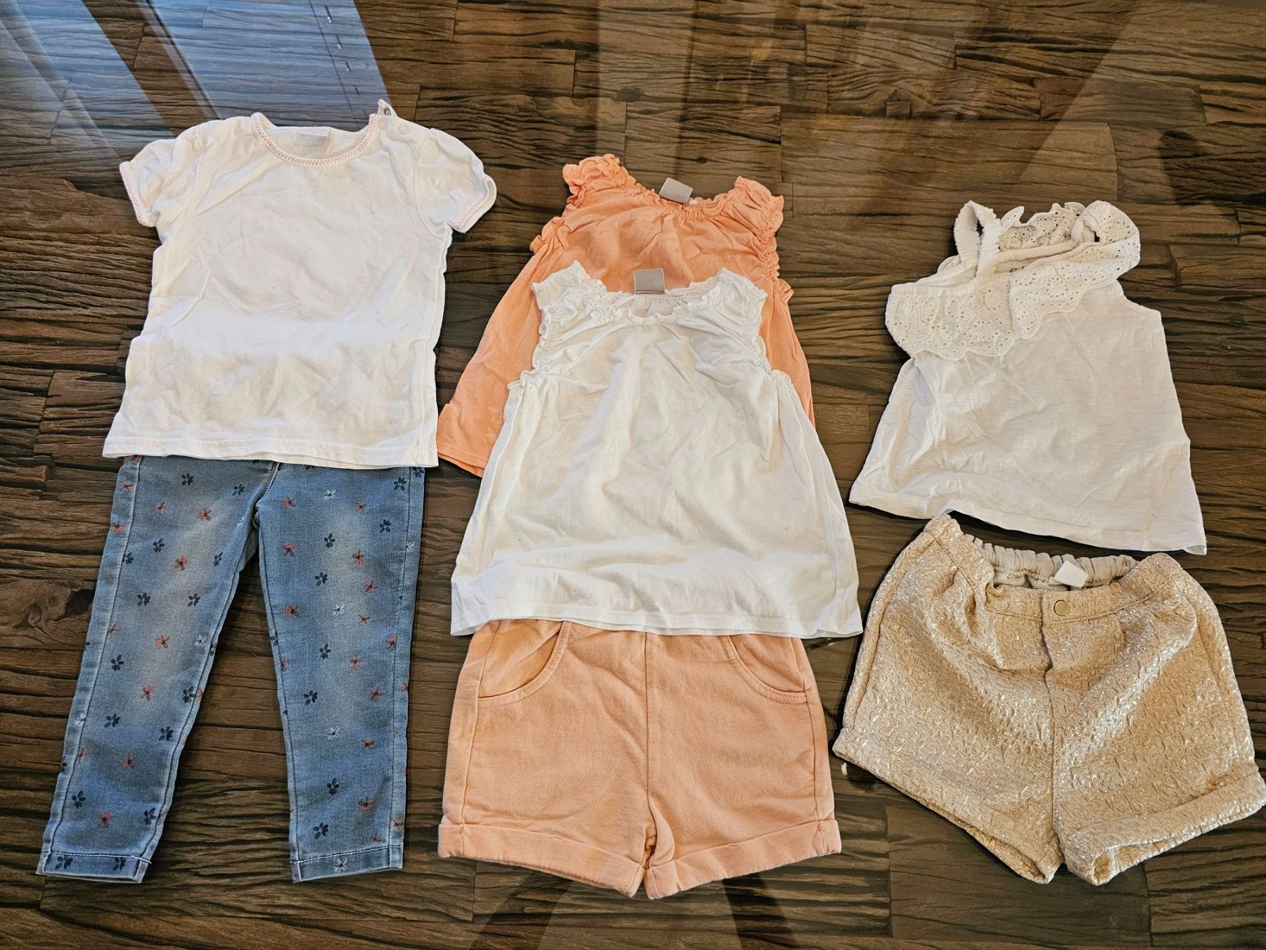 H&M Lotti & Set di vestiti: 18-Teilliges Kleiderpaket Mädchen Gr.86 – Usato da Birr venduto da V-K 1