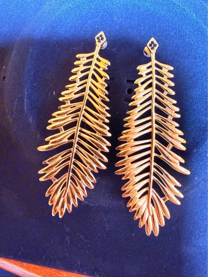 Orecchini pendenti & Orecchini a lobo: Boucles d'oreilles Plume Dorée – Nuovo e nell'imballaggio originale da St-Maurice venduto da Sandrinette123 2