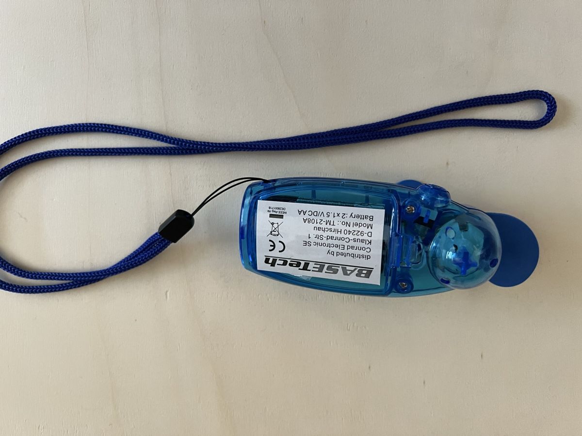Ventilatoren: Hand Ventilator Basetech 45 Stk inkl. Batterie – Neu (gemäss Beschreibung) aus Lenzburg von Stryke1O1 1
