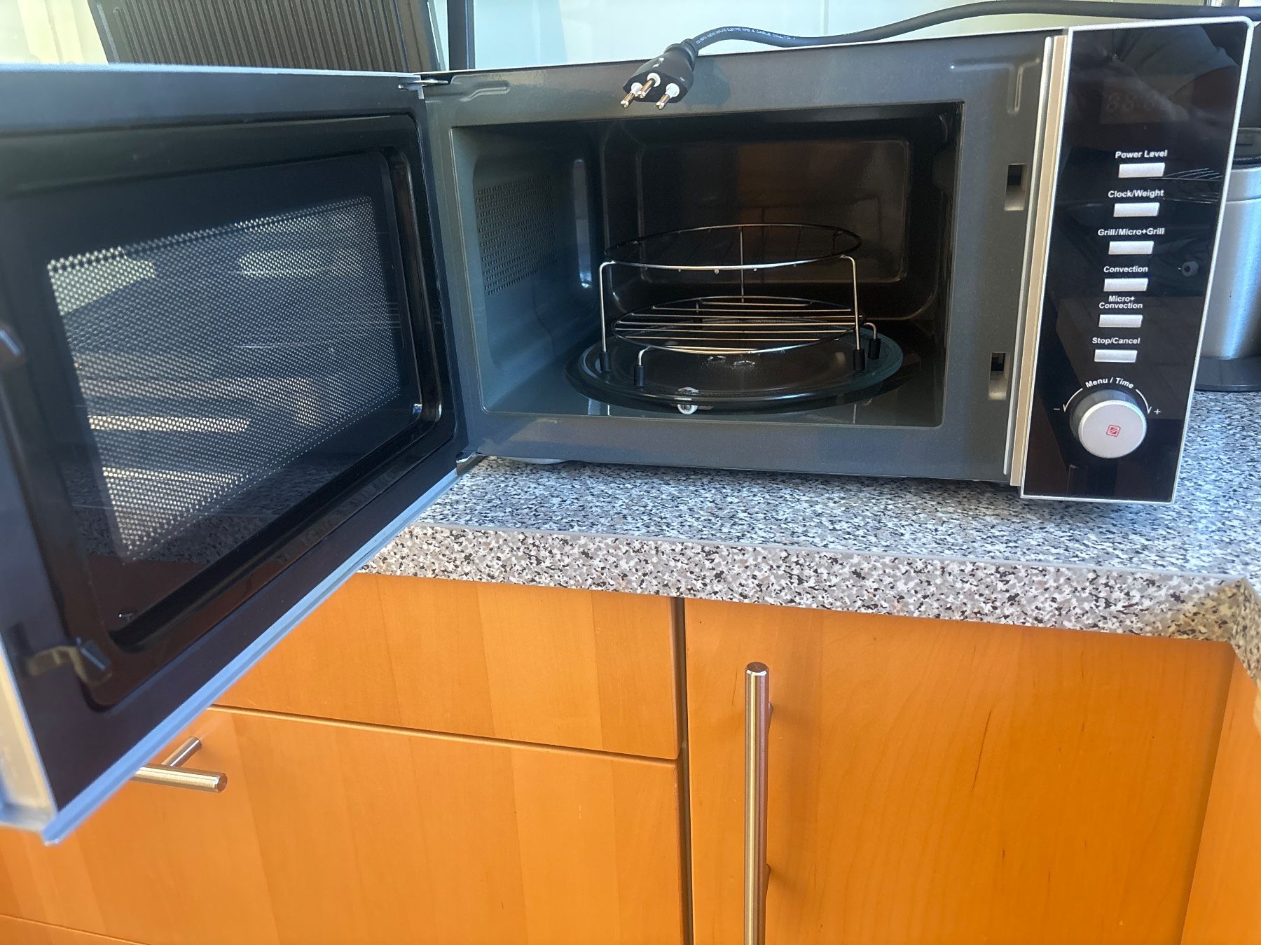 Betty Bossi Appareils de cuisine: Microwelle Kombiofen – D'occasion à Au ZH par xanlie 2