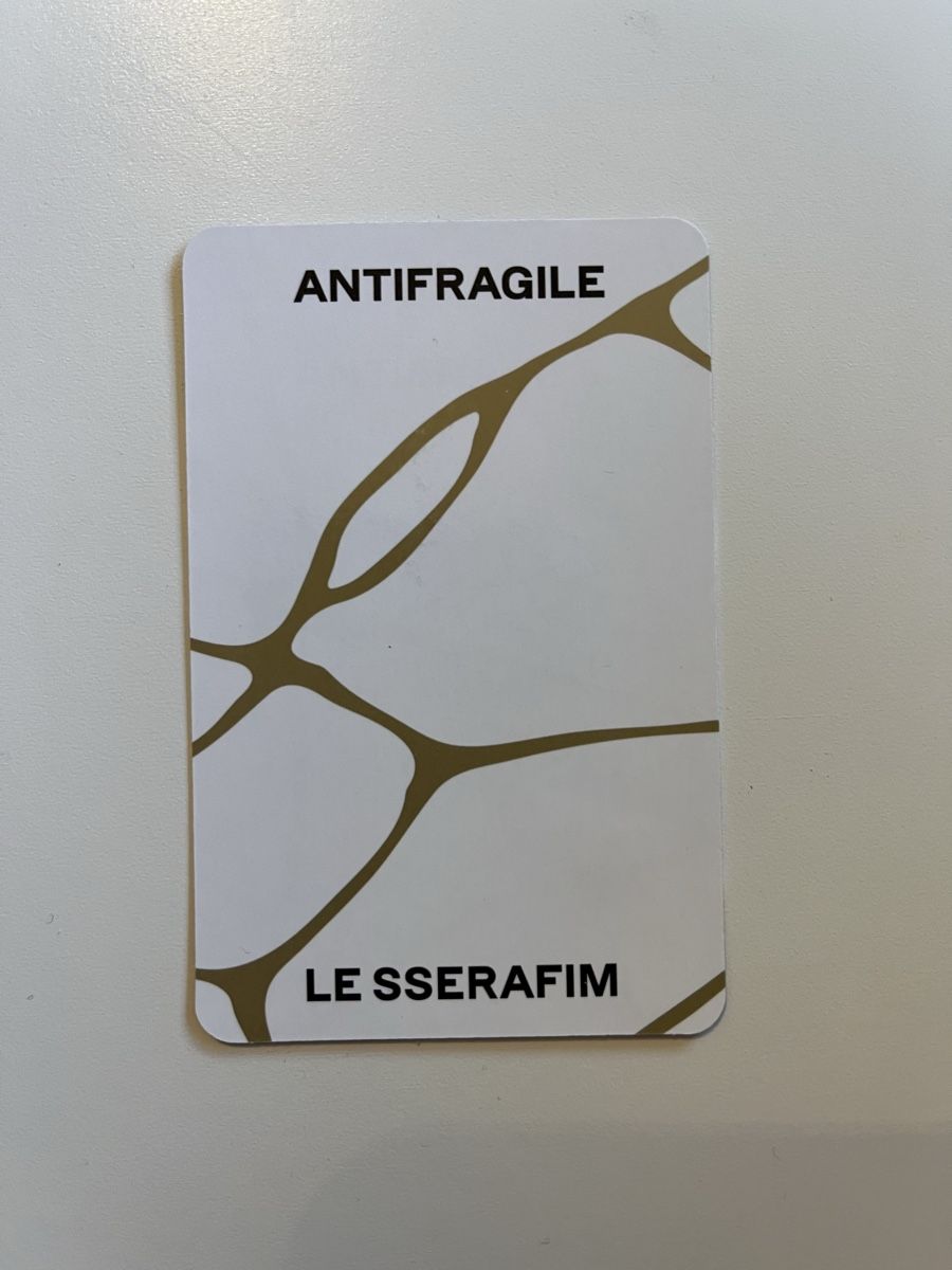 Carte collezionabili: Le Sserafim Chaewon ANTIFRAGILE Vol.2 IRIDESCENT OPAL – Nuovo (secondo la descrizione) da Reichenbach i. K. venduto da del_c7lw 1