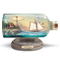 Flaschenschiff-Skulptur "Light of Hope"