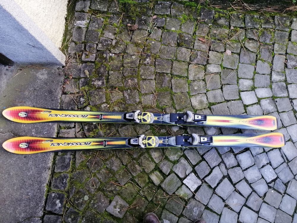 Rossignol Sci: Skis Rossignol 160 cm, fixations Salomon – Usato da Lausanne venduto da Jdelta