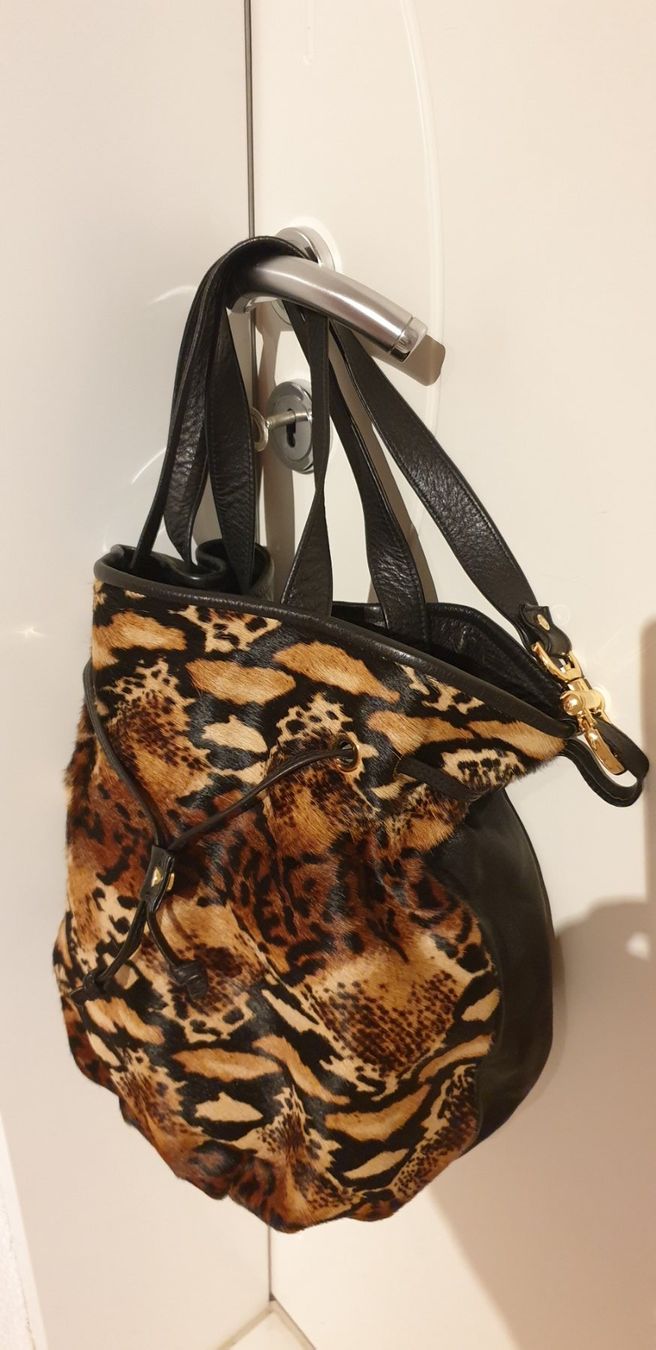 Taschen für Damen: Schultertasche echtes Leder – Neu (gemäss Beschreibung) aus Wettswil von the_jr6l 1