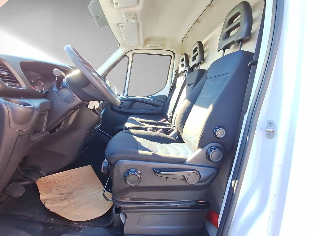 Nutzfahrzeuge: IVECO DAILY 2.3 35S14V HPI 136 – Gebraucht aus Coldrerio von ven_v7yp 5