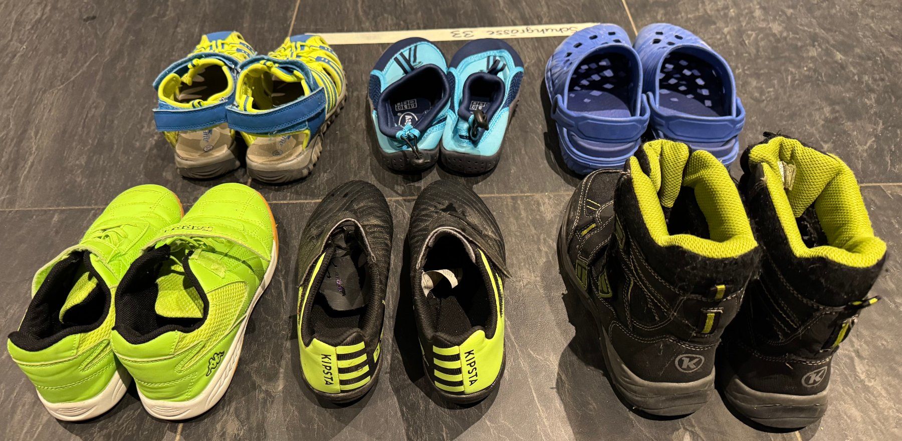 Scarpe per ragazzi: Jungenschuhe Gr. 33 – Usato da Dintikon venduto da Aurelia83 2