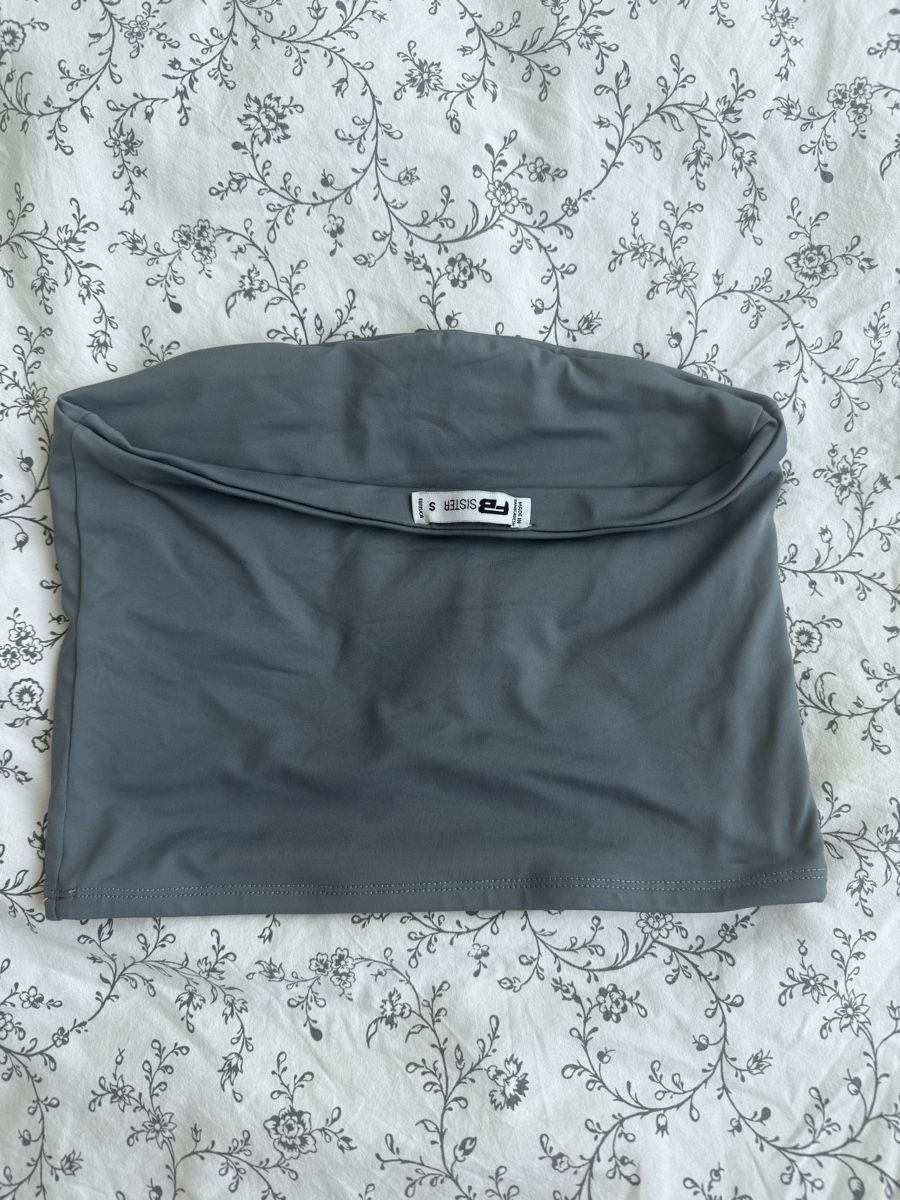 Top: Blaues Bandeau – Nuovo (secondo la descrizione) da Unterägeri venduto da ann_x8pf 1