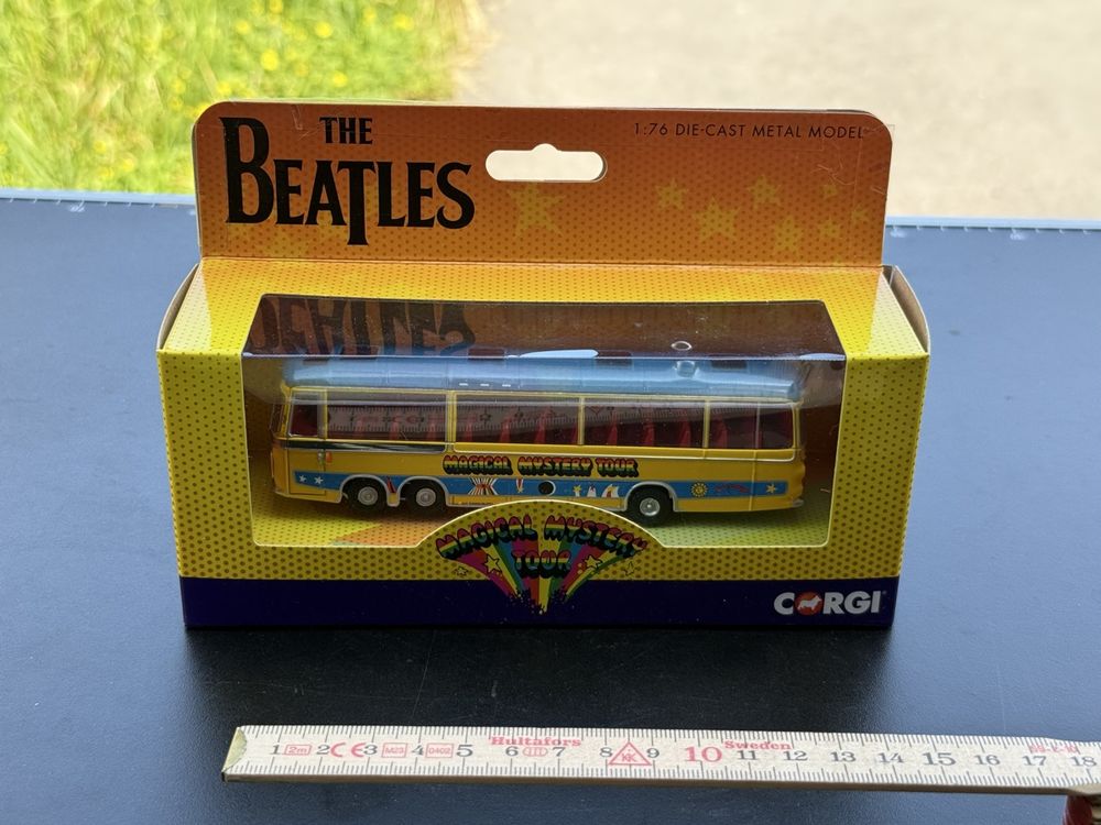 Corgi The Beatles Magical Mystery Tour Bus 1:76 Modelo de Pantalla Fundido a presión CC42419