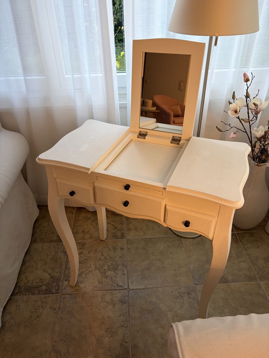 Maisons du monde Schminktische: Frisiertisch / Schminktisch (Coiffeuse Mathilde) – Gebraucht aus Rüschlikon von chr_2dl6