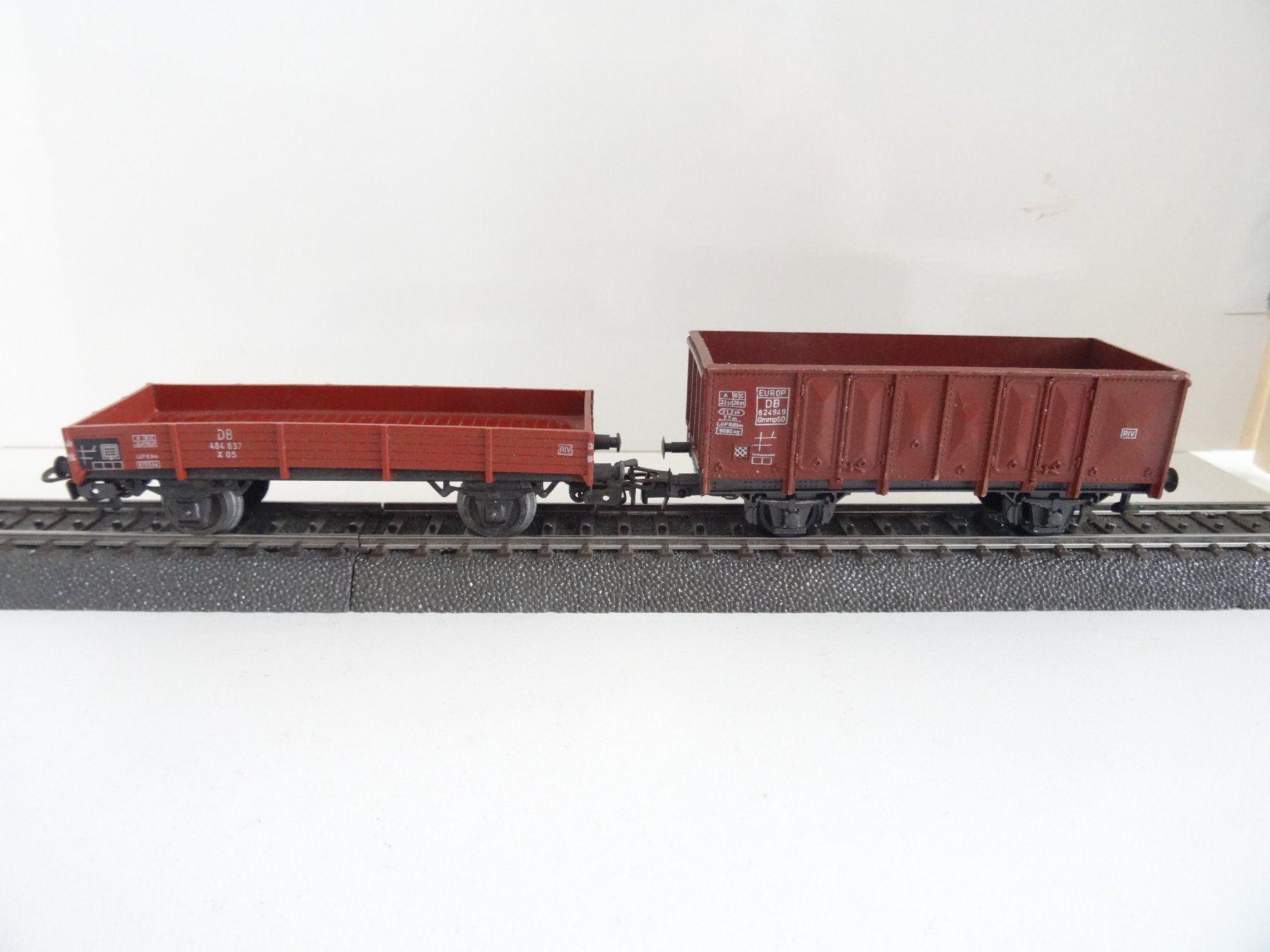 Märklin Modellini di ferrovie: Märklin H0 2 offene Güterwagen – Usato da Hochdorf venduto da Teger02 1