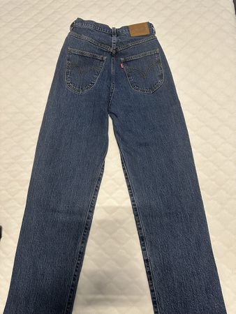 Jean Levi's femme taille 26 bon état