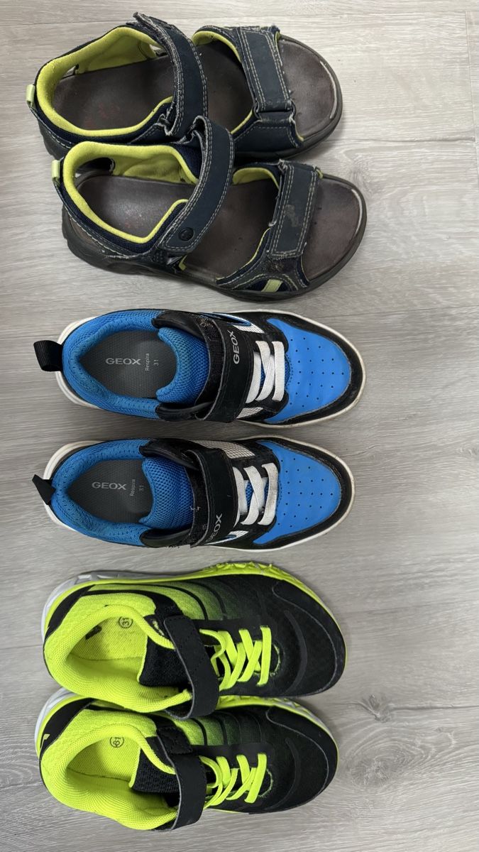 Scarpe per ragazzi: Jungenschuhe Gr 31/32 – Usato da Wirzweli venduto da Anophela