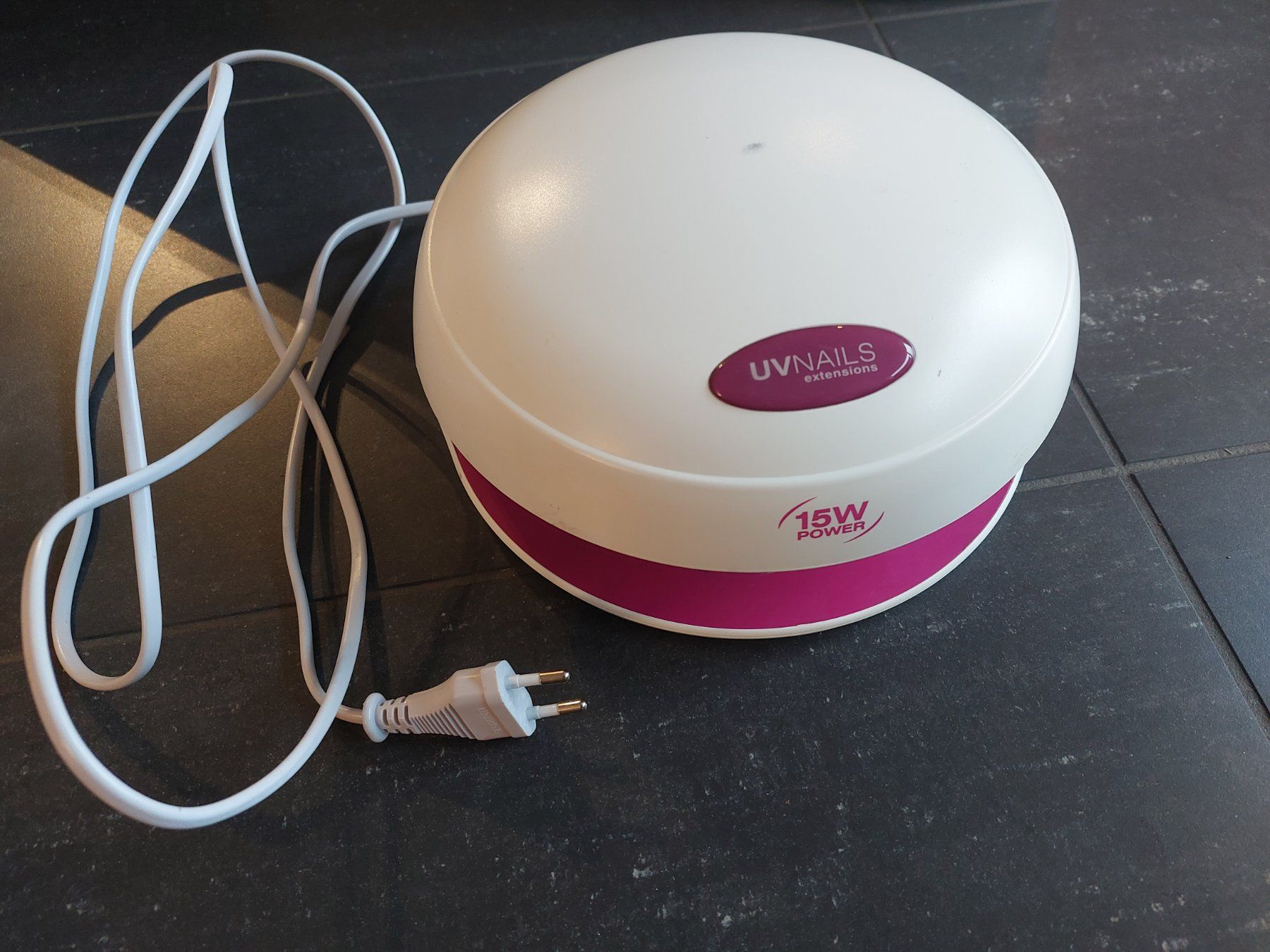 Unghie finte: UV Nails Professional Lampe – Usato da Siebnen venduto da LastChanc2