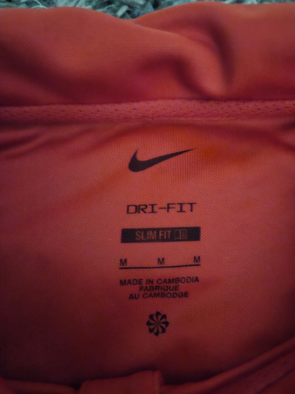Nike Leibchen & Hosen: Nike Dri Fit Polo Gr.M – Neu und originalverpackt aus Emmenbrücke von TopGato 1