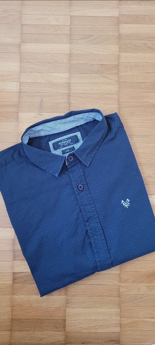 Camicie: Ritchie&Co Kurzarmhemd Gr. L Dunkelblau mit Pünktchen – Usato da Emmenbrücke venduto da gatasalvache