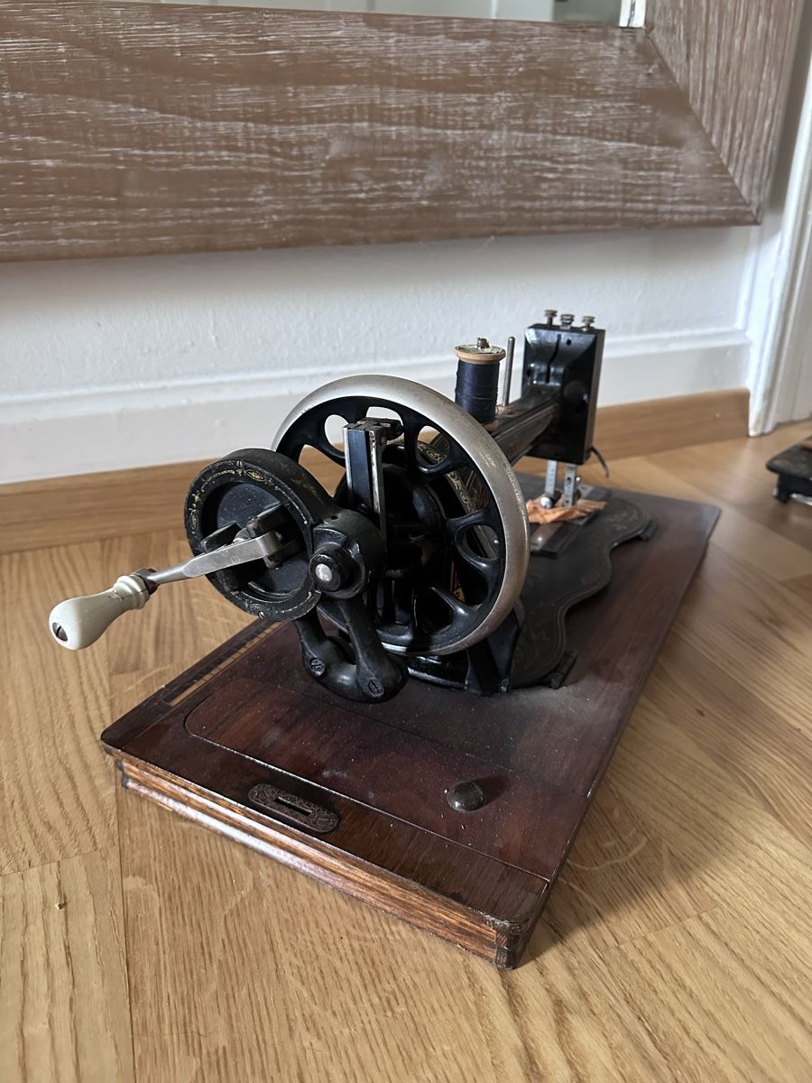 Machines à coudre: Nähmaschiene – D'occasion à Zürich par Nojemu 2