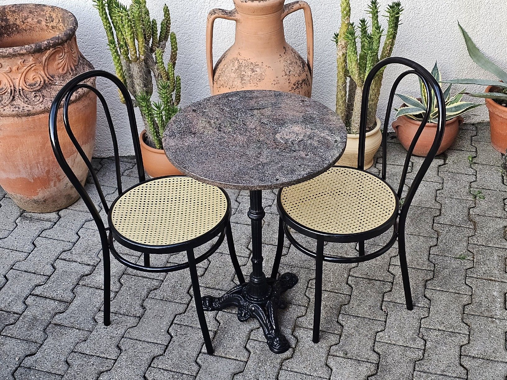Tischset: Bistrotisch 2 Stühle Granittisch – Gebraucht aus Villnachern von hasta08