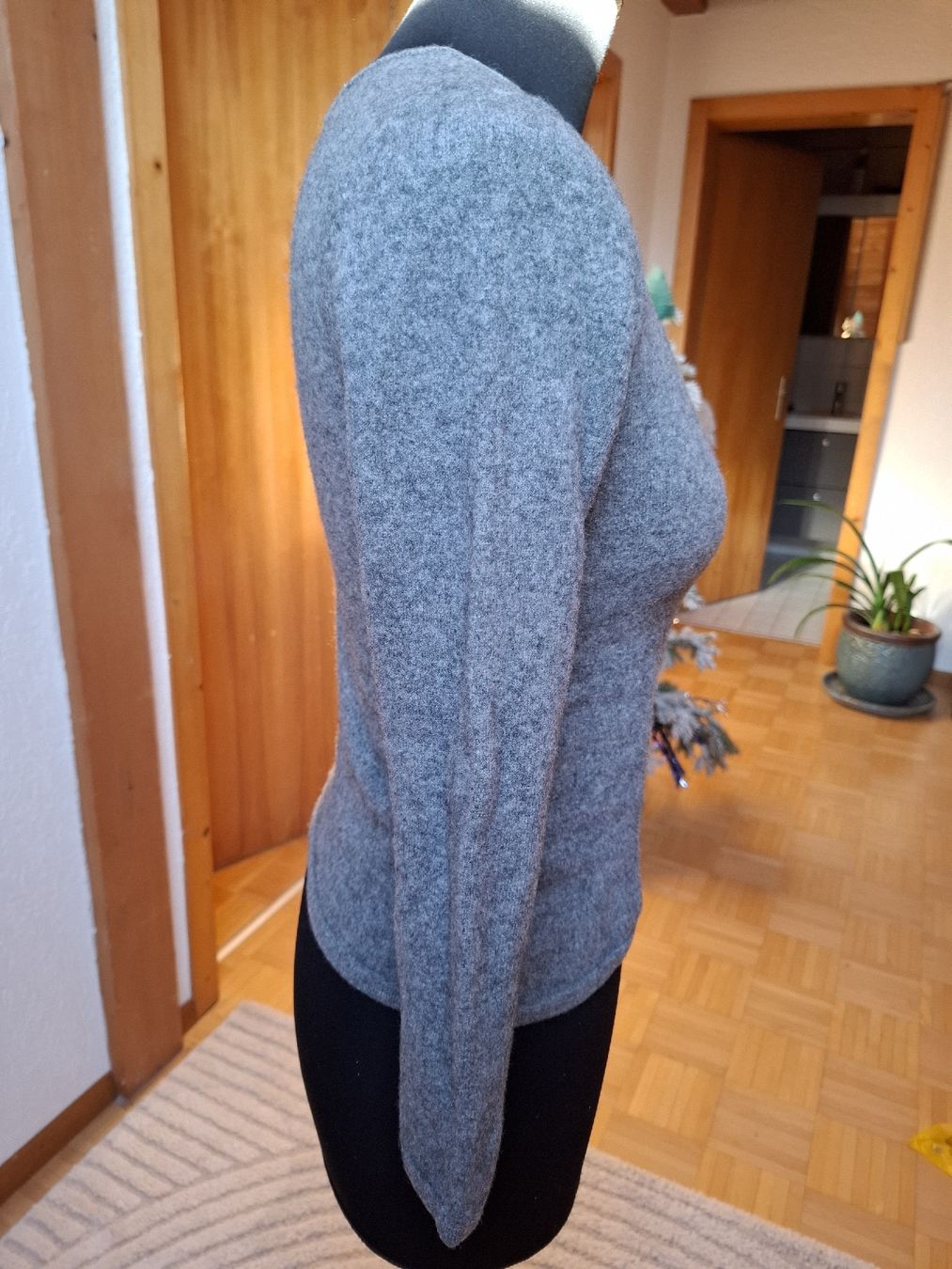 Maglioni & Felpe: XS S Damen pullover Grau 100 % Lammwolle winter busines 2000 – Usato da Vinelz venduto da sonnenmond77 2