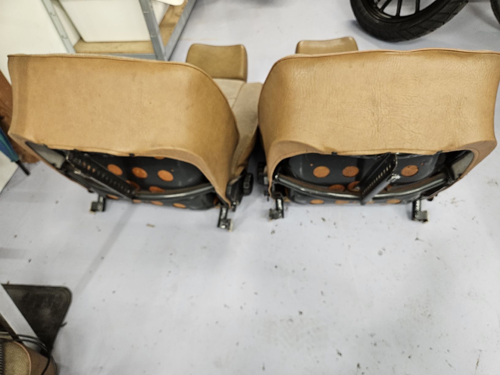 VW Toutes les pièces auto: VW Derby Sitze – Défectueux à Rupperswil par Goofy1.2 3
