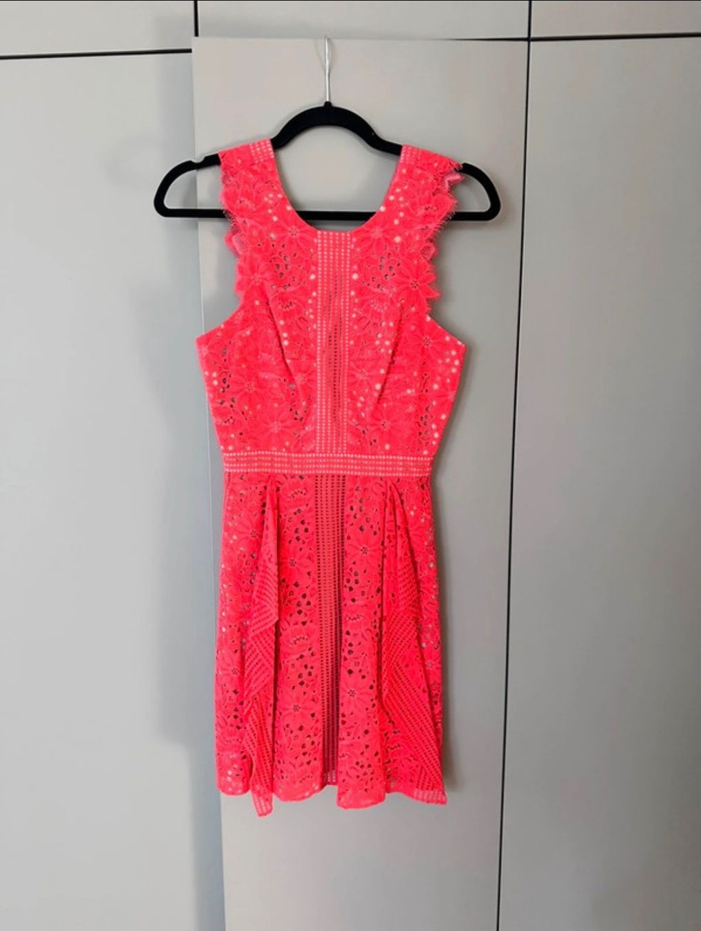 Kleider: Kleid Max Azria 36 – Gebraucht aus Allschwil von lau_2k8h