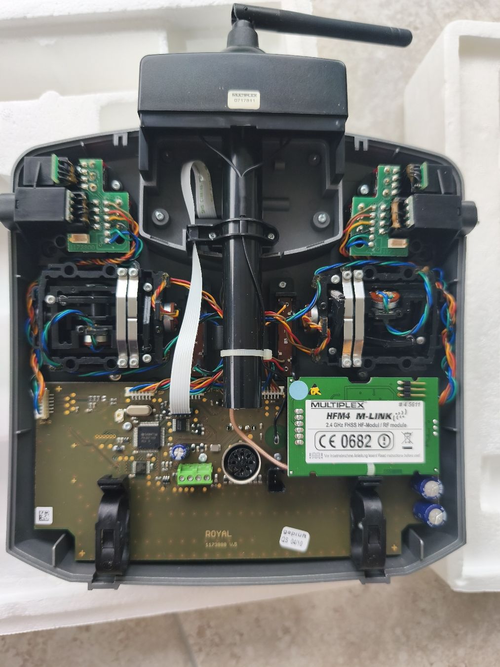 Multiplex Fernsteuerungen: télécommande Multiplex Royal Pro – Defekt aus Bouveret von Benj89 4