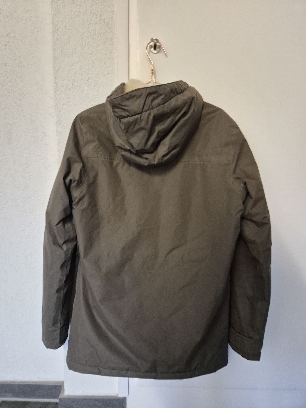 Giacche: schöne olivgrüne Regenjacke – Usato da Kehrsatz venduto da flu_2lhj 1