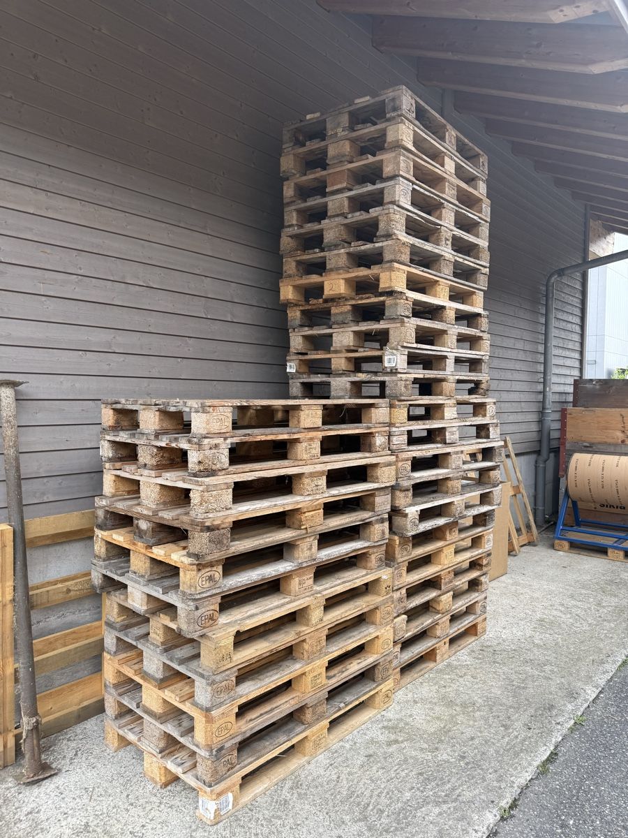 Pallets: Europaletten, CHF 5.-/Stück – Usato da Unterseen venduto da Niggi878 1