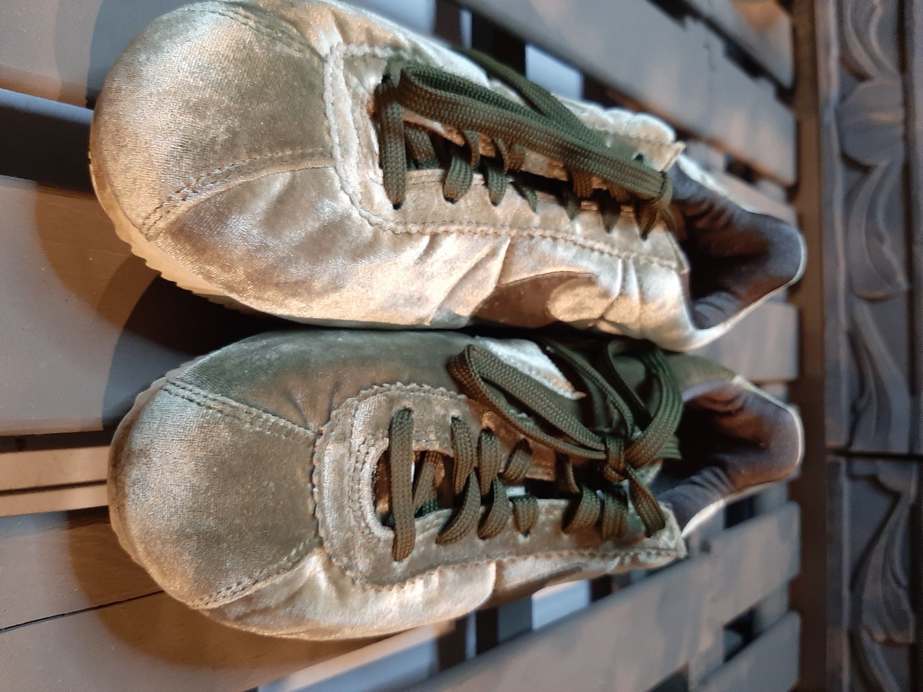 Scarpe da uomo: Nike Cortex Samt Schuhe Olivgrün 38 (besser 37!) – Usato da Bern venduto da Preloved.Nile.4.Sale 1