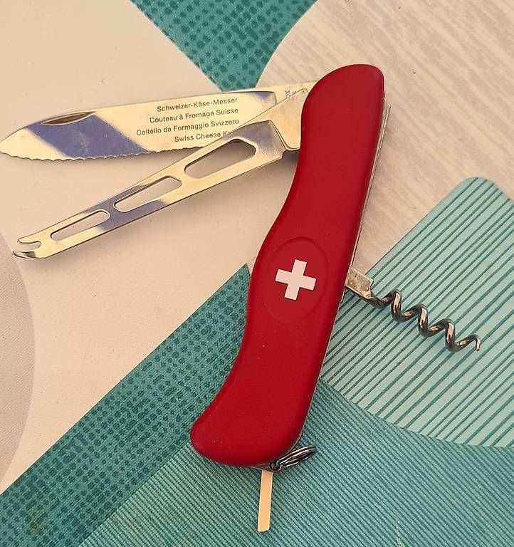 Victorinox Couteaux de poche: Couteaux Victorinox – D'occasion à Estavayer-Le-Lac par limo-nade