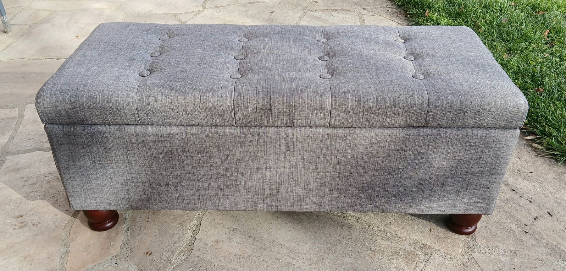 Panchine: Banc coffre capitonné tissu – Usato da Sciernes-d'Albeuve venduto da Dojo004 2