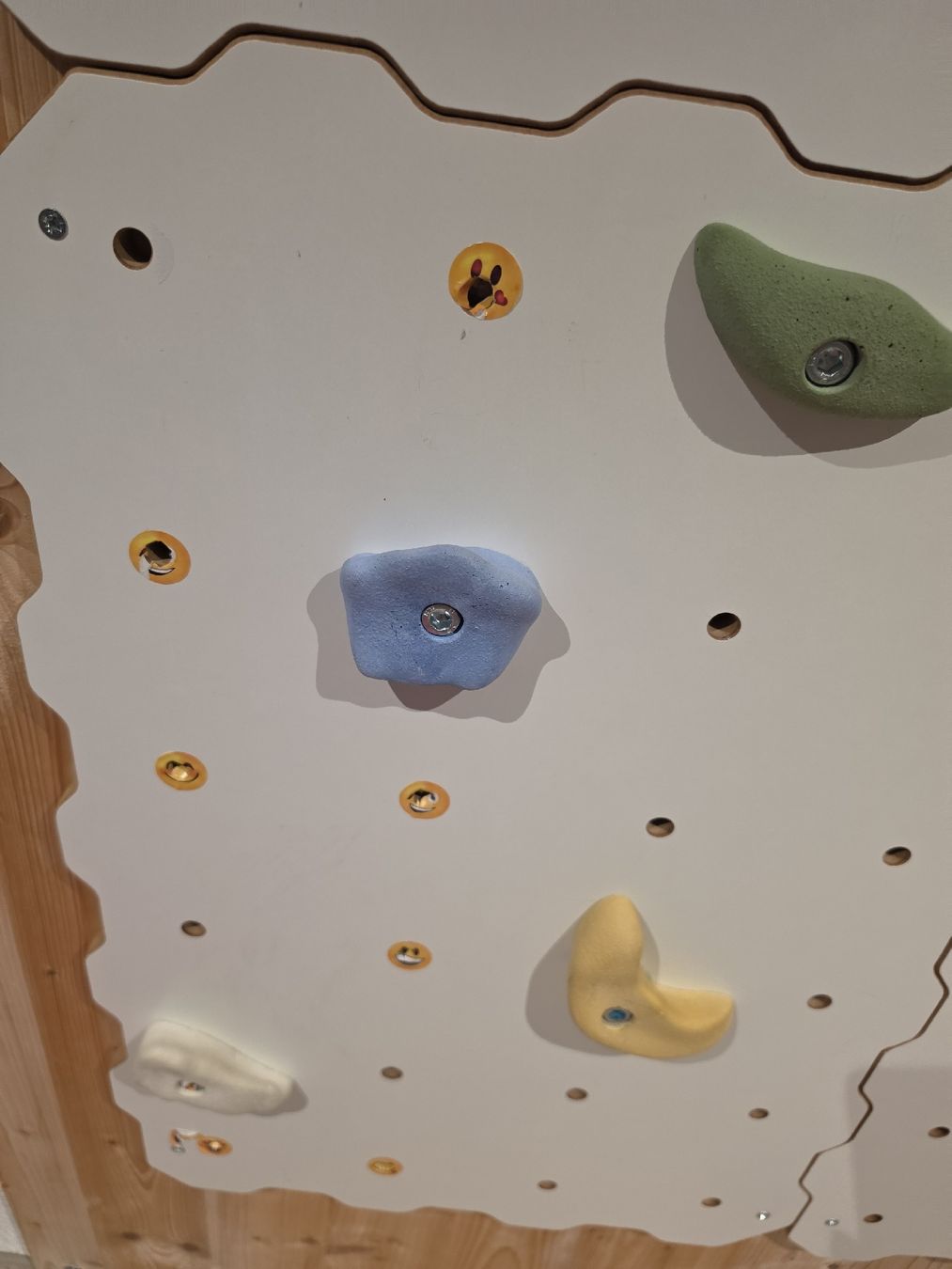 Pareti & prese d'arrampicata: Kinderkletterwand – Usato da Hunzenschwil venduto da bcomplete 2