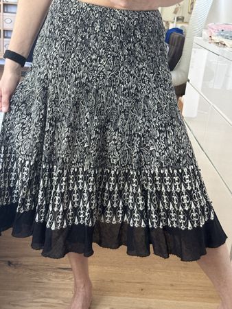 Jupe en lin avec perles taille 38 Renato Nucci