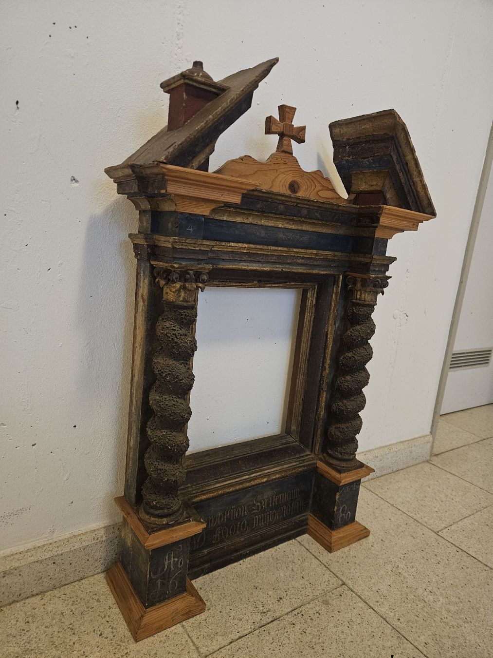 Skulpturen & Statuen: gemälde skulptur 1680 appenzell – Defekt aus Schwellbrunn von Omega-alpha 9