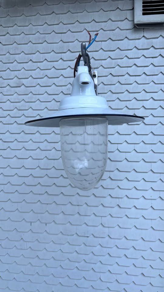 Kronleuchter & Deckenlampen: Deckenleuchte E-Mail / Glas – Industrial Stil – Gebraucht aus Sarnen von zdebby 3
