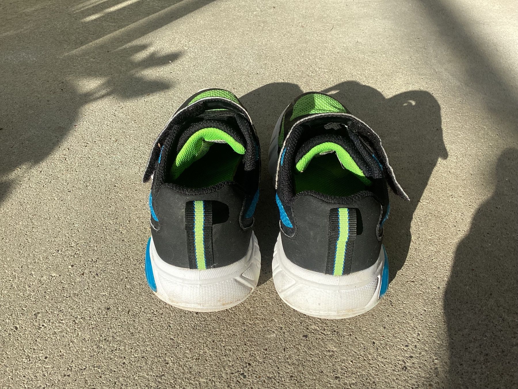 Skechers Scarpe per ragazzi: Skechers LED Gr. 33 – Usato da Männedorf venduto da Molum 3